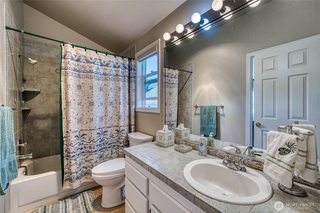 6870 Starboard Lane, Gig Harbor, WA 98335