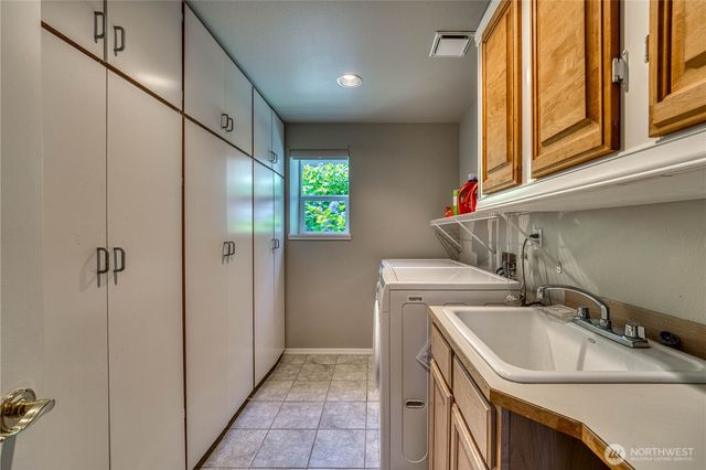 6870 Starboard Lane, Gig Harbor, WA 98335