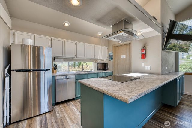 6870 Starboard Lane, Gig Harbor, WA 98335