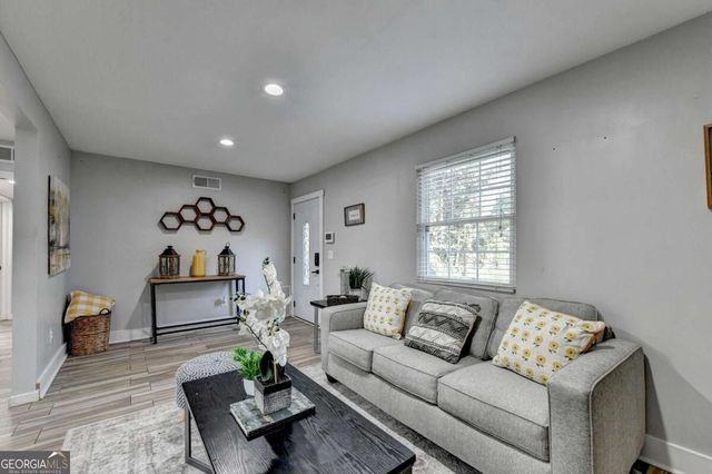 4391 Bryant Drive SW, Lilburn, GA 30047
