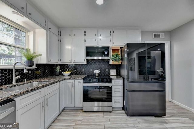 4391 Bryant Drive SW, Lilburn, GA 30047