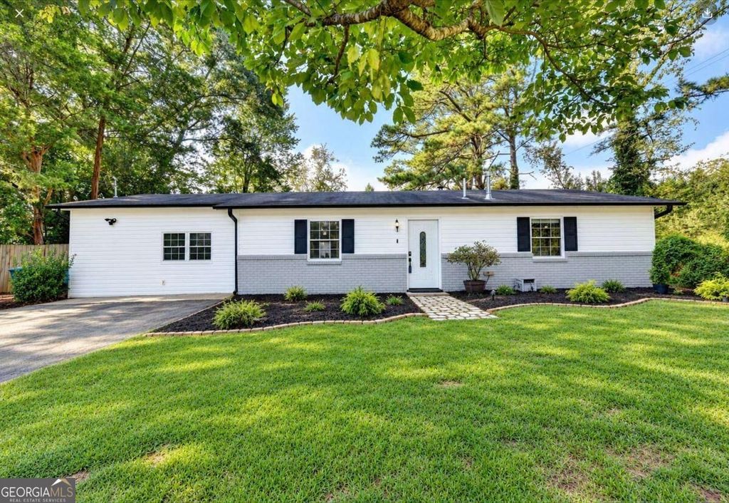 4391 Bryant Drive SW, Lilburn, GA 30047