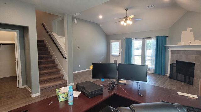 610 Lake View Drive, Montgomery, TX 77356