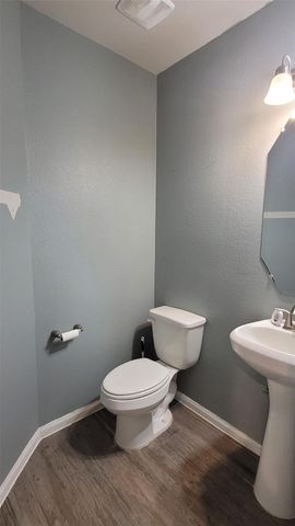 610 Lake View Drive, Montgomery, TX 77356