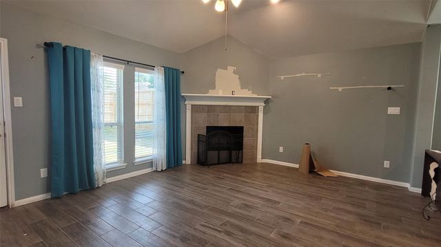 610 Lake View Drive, Montgomery, TX 77356