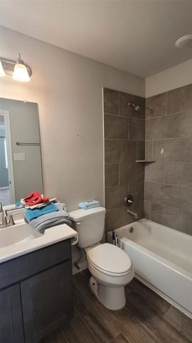 610 Lake View Drive, Montgomery, TX 77356