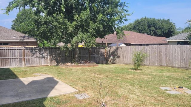 610 Lake View Drive, Montgomery, TX 77356
