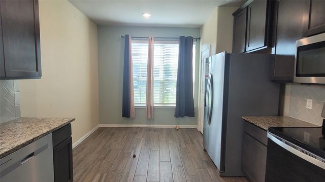 610 Lake View Drive, Montgomery, TX 77356