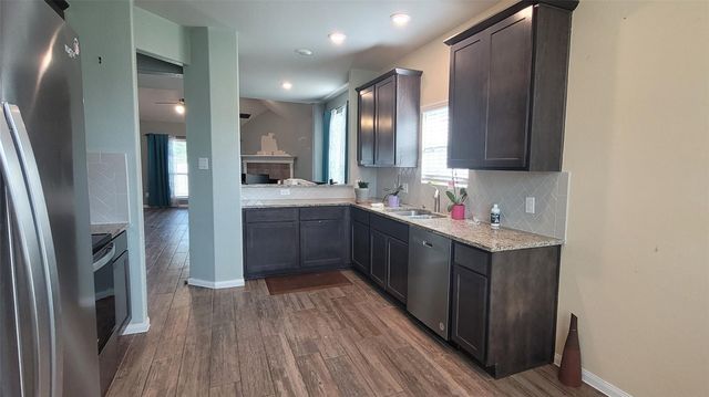 610 Lake View Drive, Montgomery, TX 77356
