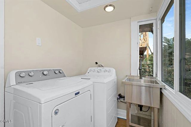 655 E 50th Street, Los Angeles, CA 90011
