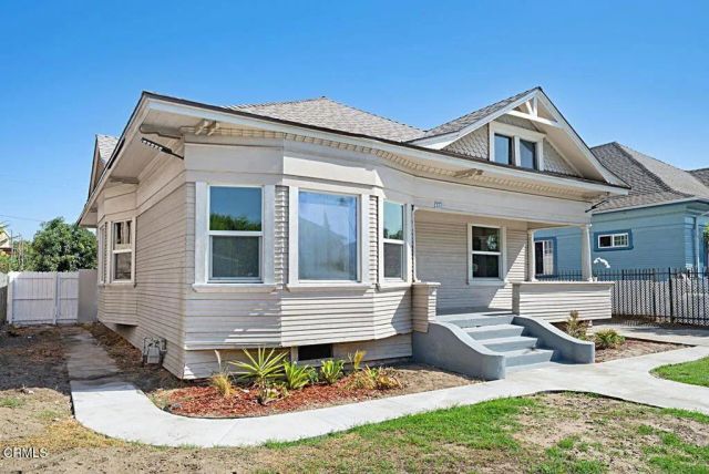 655 E 50th Street, Los Angeles, CA 90011