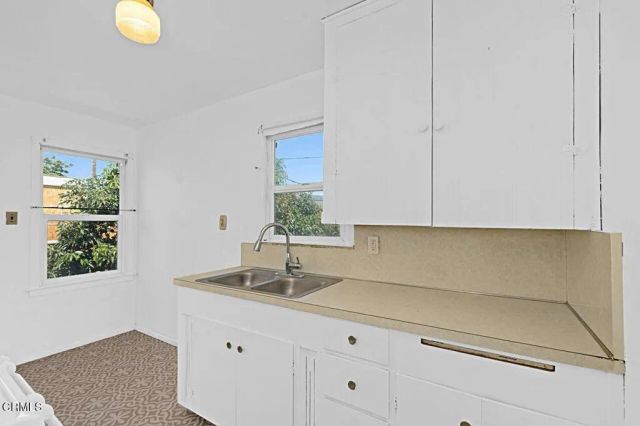 655 E 50th Street, Los Angeles, CA 90011