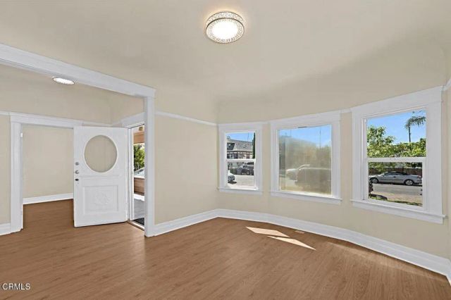 655 E 50th Street, Los Angeles, CA 90011
