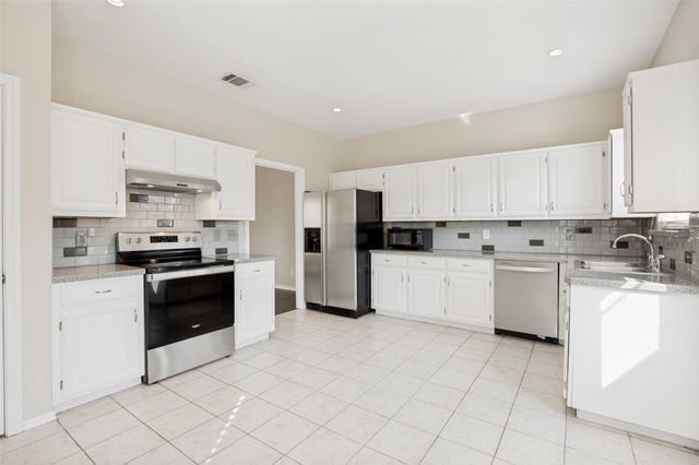2155 Arbor Creek Drive, Carrollton, TX 75010