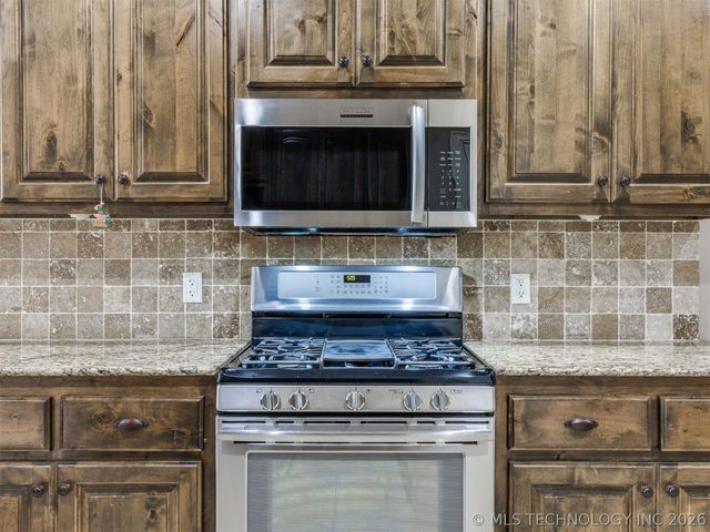 12318 E 69th Street North, Owasso, OK 74055
