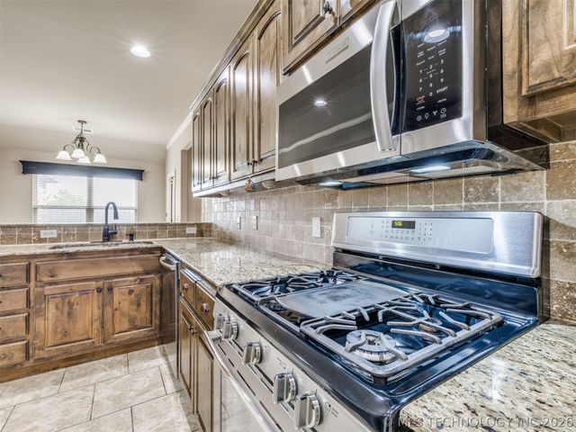 12318 E 69th Street North, Owasso, OK 74055