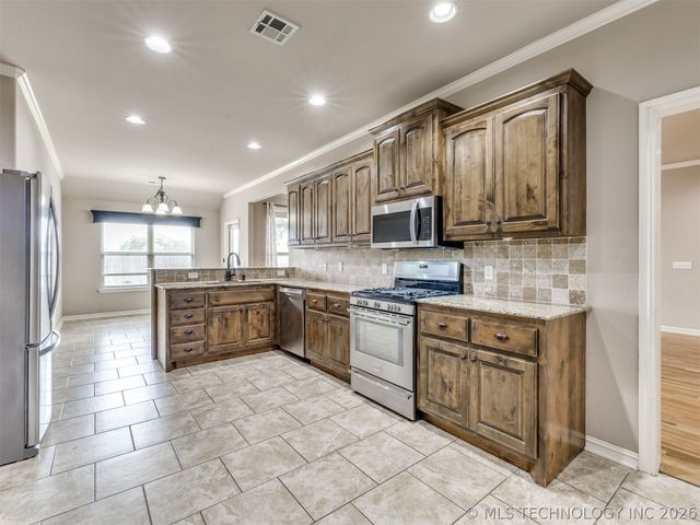 12318 E 69th Street North, Owasso, OK 74055