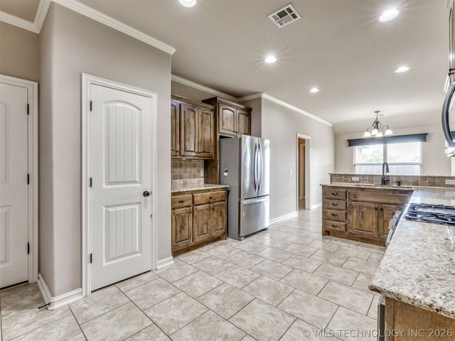 12318 E 69th Street North, Owasso, OK 74055