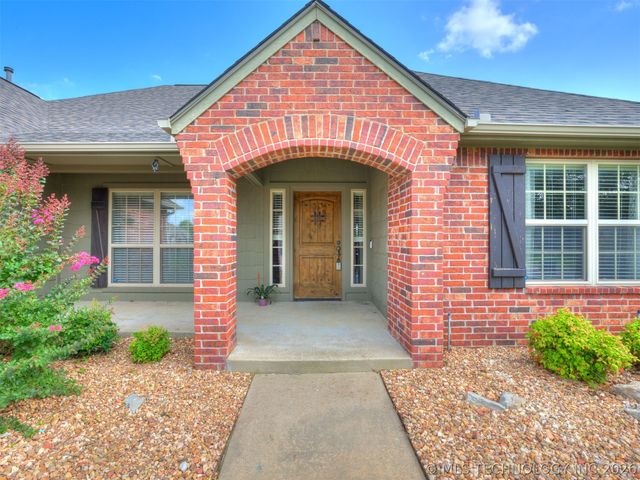 12318 E 69th Street North, Owasso, OK 74055