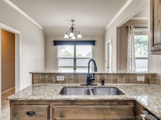12318 E 69th Street North, Owasso, OK 74055
