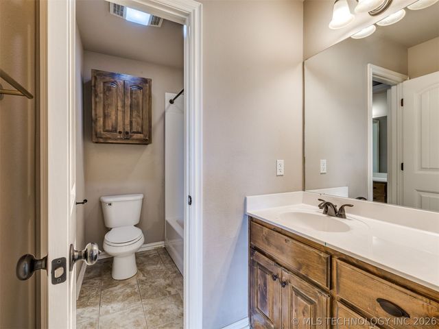 12318 E 69th Street North, Owasso, OK 74055