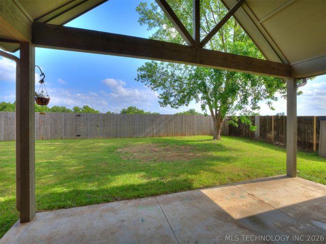 12318 E 69th Street North, Owasso, OK 74055