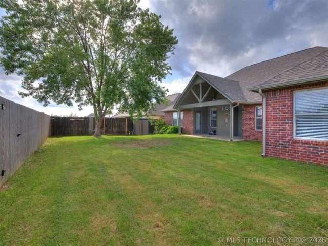 12318 E 69th Street North, Owasso, OK 74055