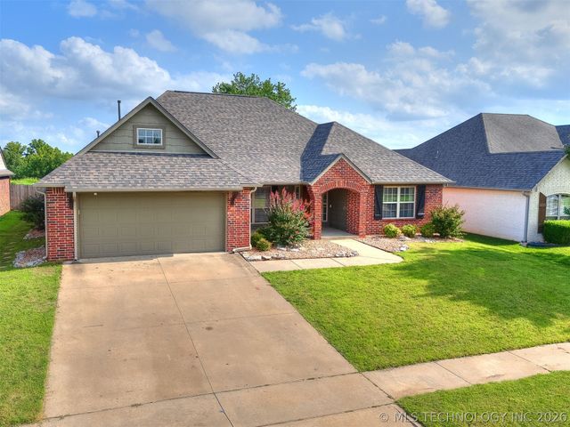 12318 E 69th Street North, Owasso, OK 74055
