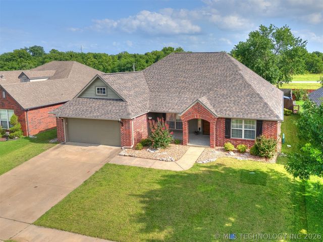12318 E 69th Street North, Owasso, OK 74055