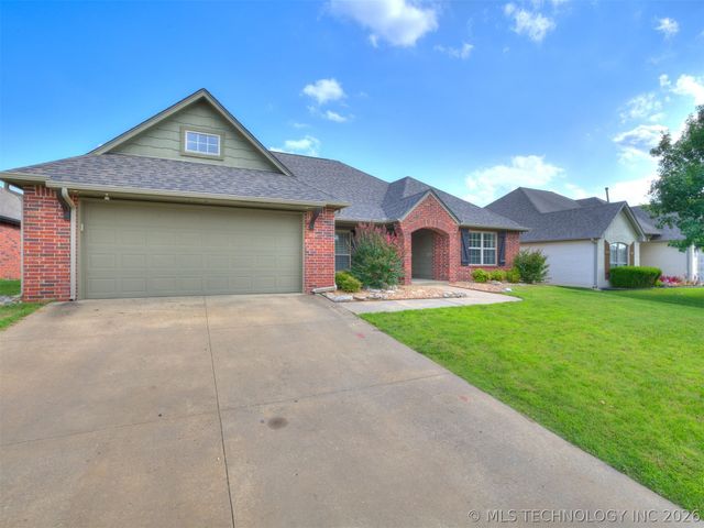12318 E 69th Street North, Owasso, OK 74055