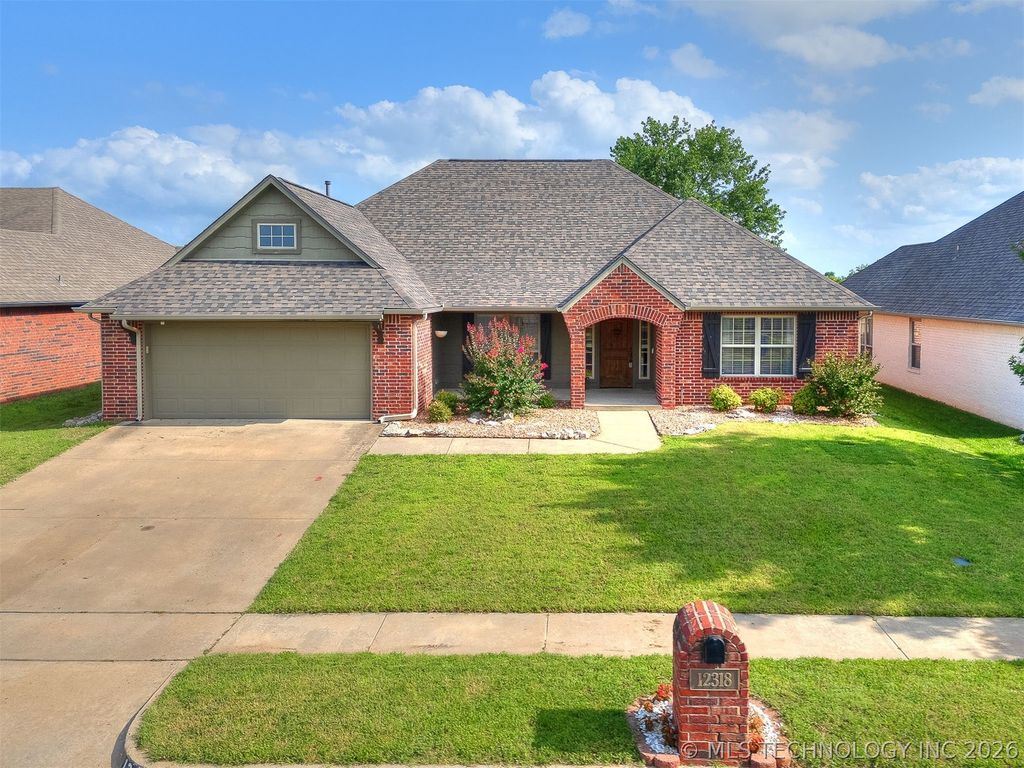 12318 E 69th Street North, Owasso, OK 74055