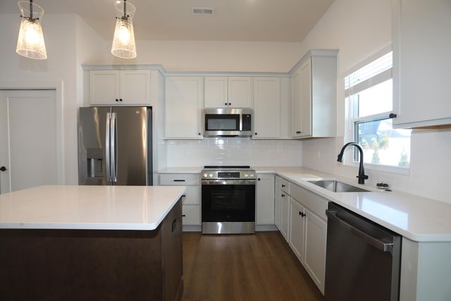 4400 KINGSTON HEATH DR, Columbia, MO 65201