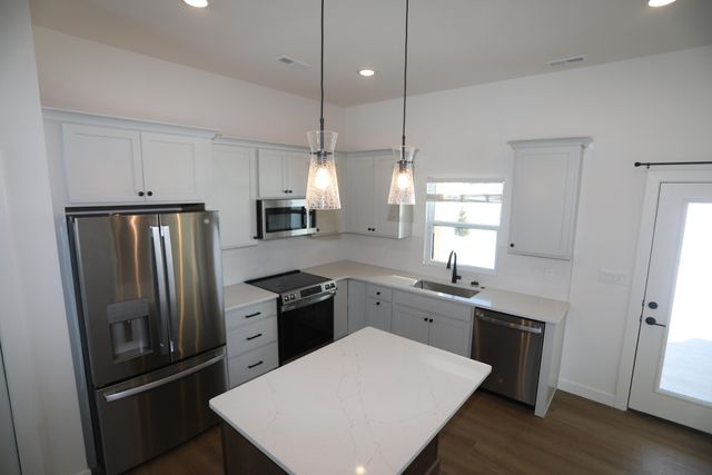 4400 KINGSTON HEATH DR, Columbia, MO 65201