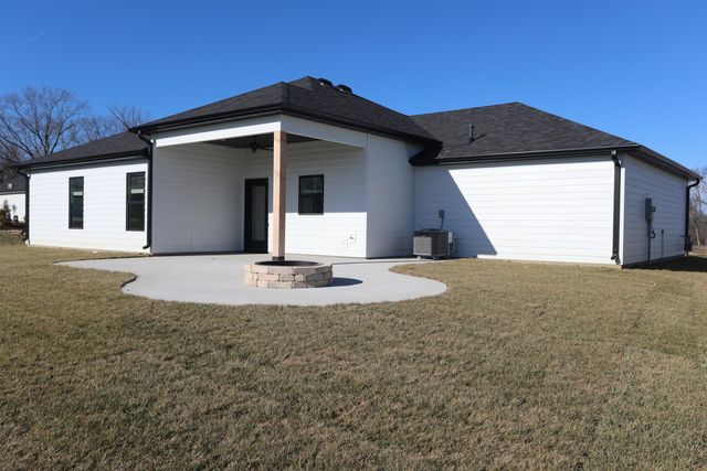 4400 KINGSTON HEATH DR, Columbia, MO 65201