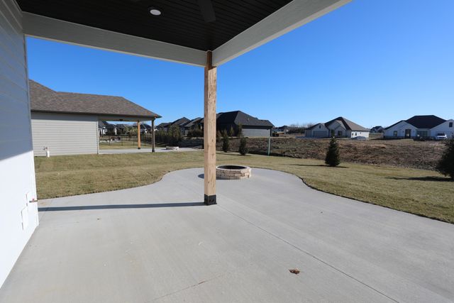 4400 KINGSTON HEATH DR, Columbia, MO 65201