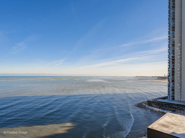 6157 N Sheridan Road 9J, Chicago, IL 60660