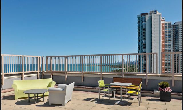 6157 N Sheridan Road 9J, Chicago, IL 60660