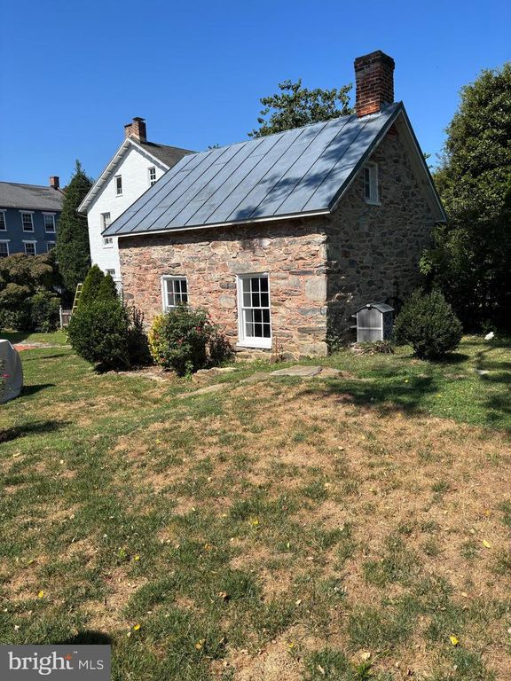 1 W MAIN ST, Burkittsville, MD 21718