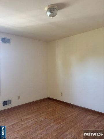 180 Arlington Avenue, Clifton, NJ 07011