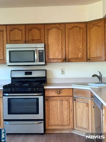 180 Arlington Avenue, Clifton, NJ 07011