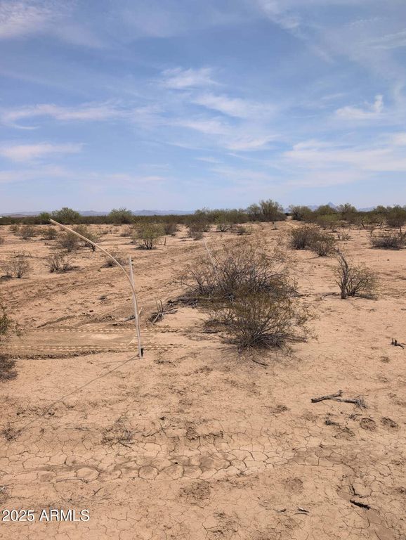 Image 3 of property listing at xxxxE 56th Street -E, Salome, AZ 85348