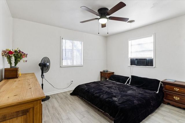 716 N Cummings Drive, Alvarado, TX 76009