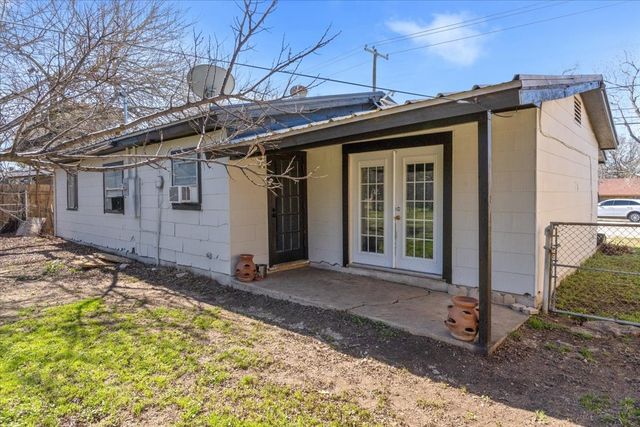 716 N Cummings Drive, Alvarado, TX 76009