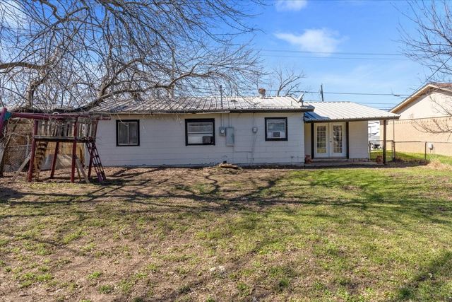 716 N Cummings Drive, Alvarado, TX 76009