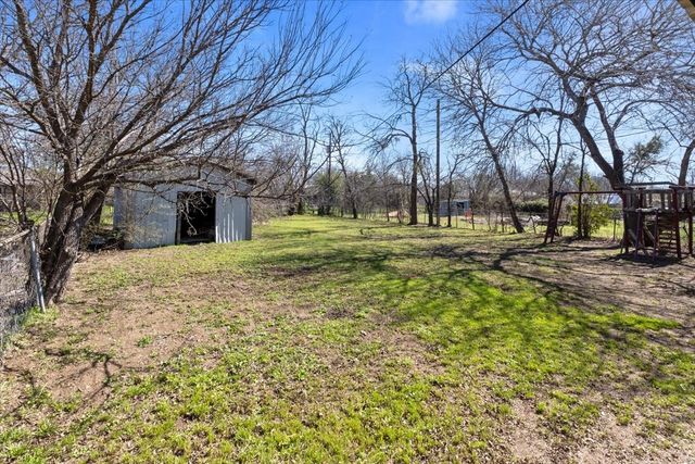 716 N Cummings Drive, Alvarado, TX 76009