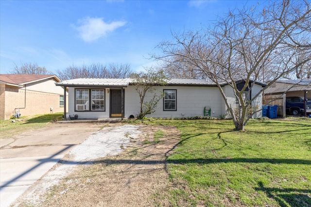 716 N Cummings Drive, Alvarado, TX 76009