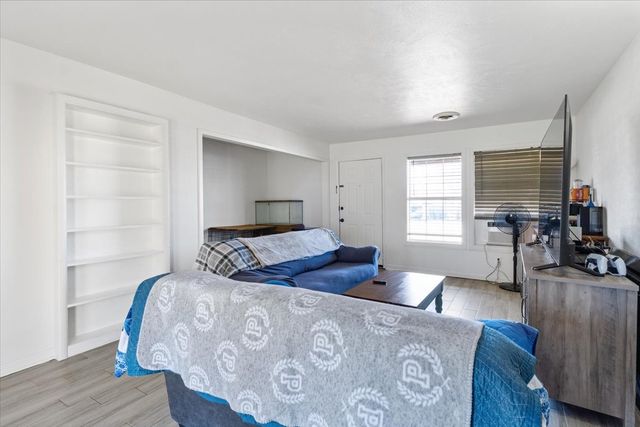 716 N Cummings Drive, Alvarado, TX 76009