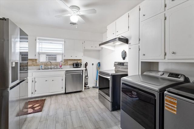 716 N Cummings Drive, Alvarado, TX 76009