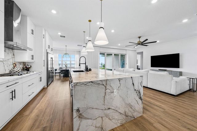 655 HOOKLINE Circle, Loxahatchee, FL 33470
