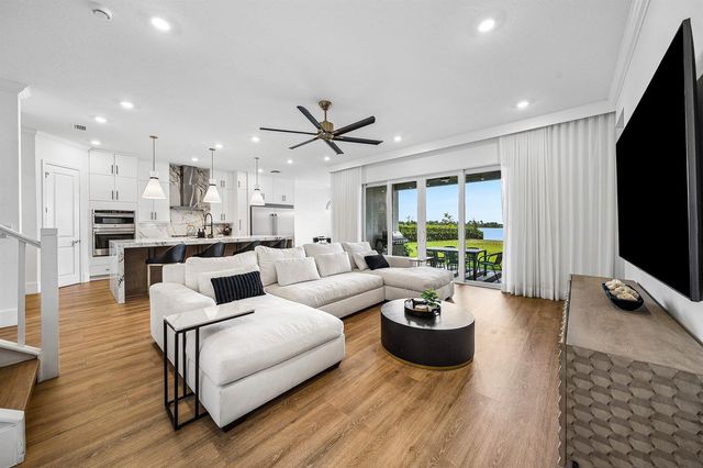 655 HOOKLINE Circle, Loxahatchee, FL 33470